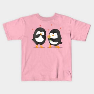 Couple of Penguins in love Kids T-Shirt